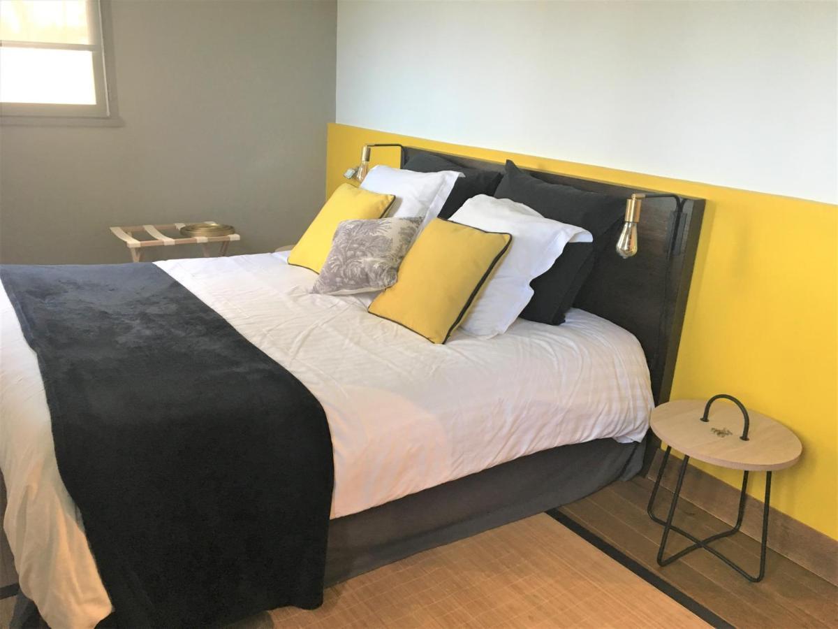 Le Logis De La Brumanderie - Saintes Fontcouverte  Habitación foto