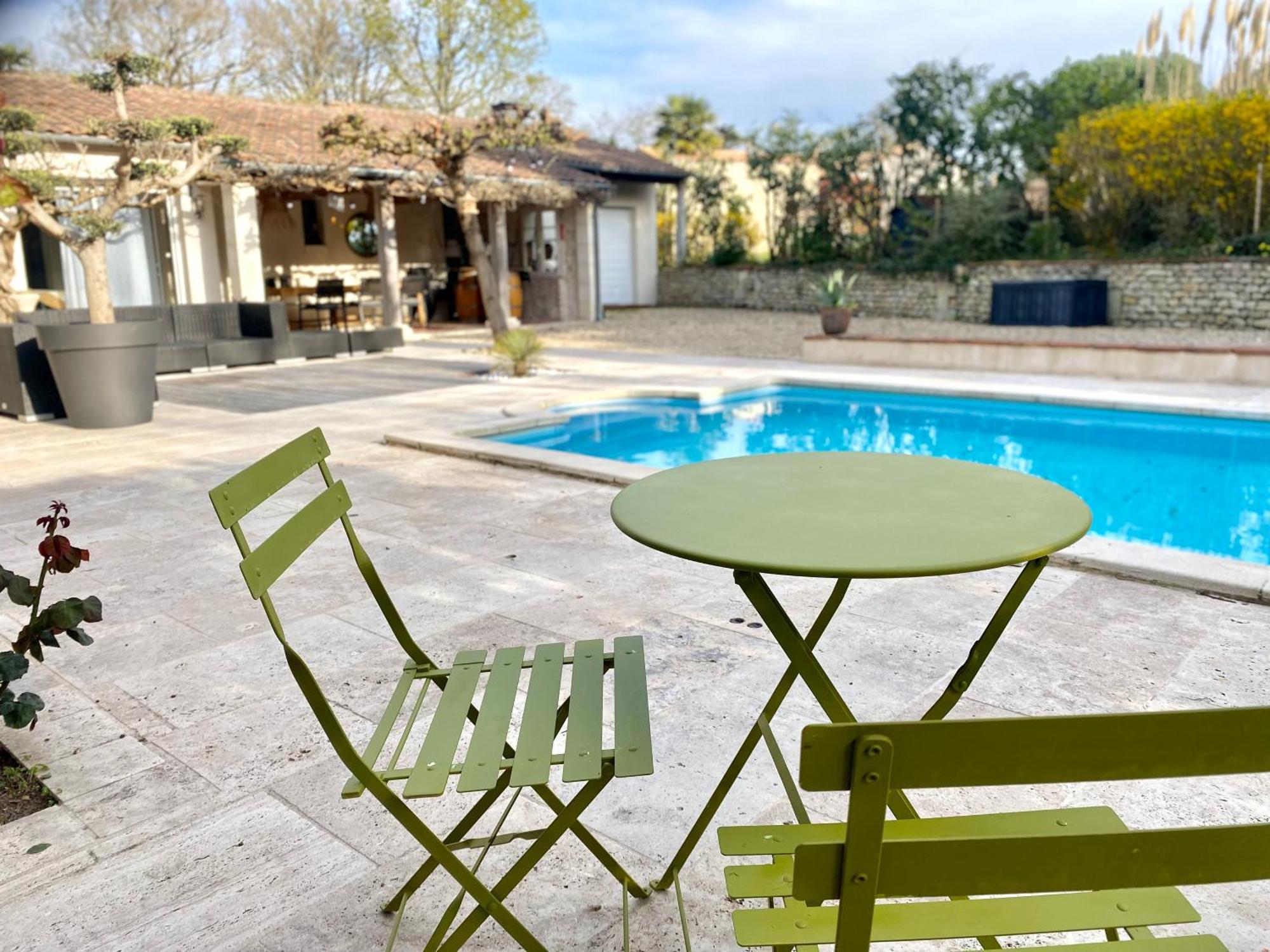 Le Logis De La Brumanderie - Saintes Fontcouverte  Habitación foto